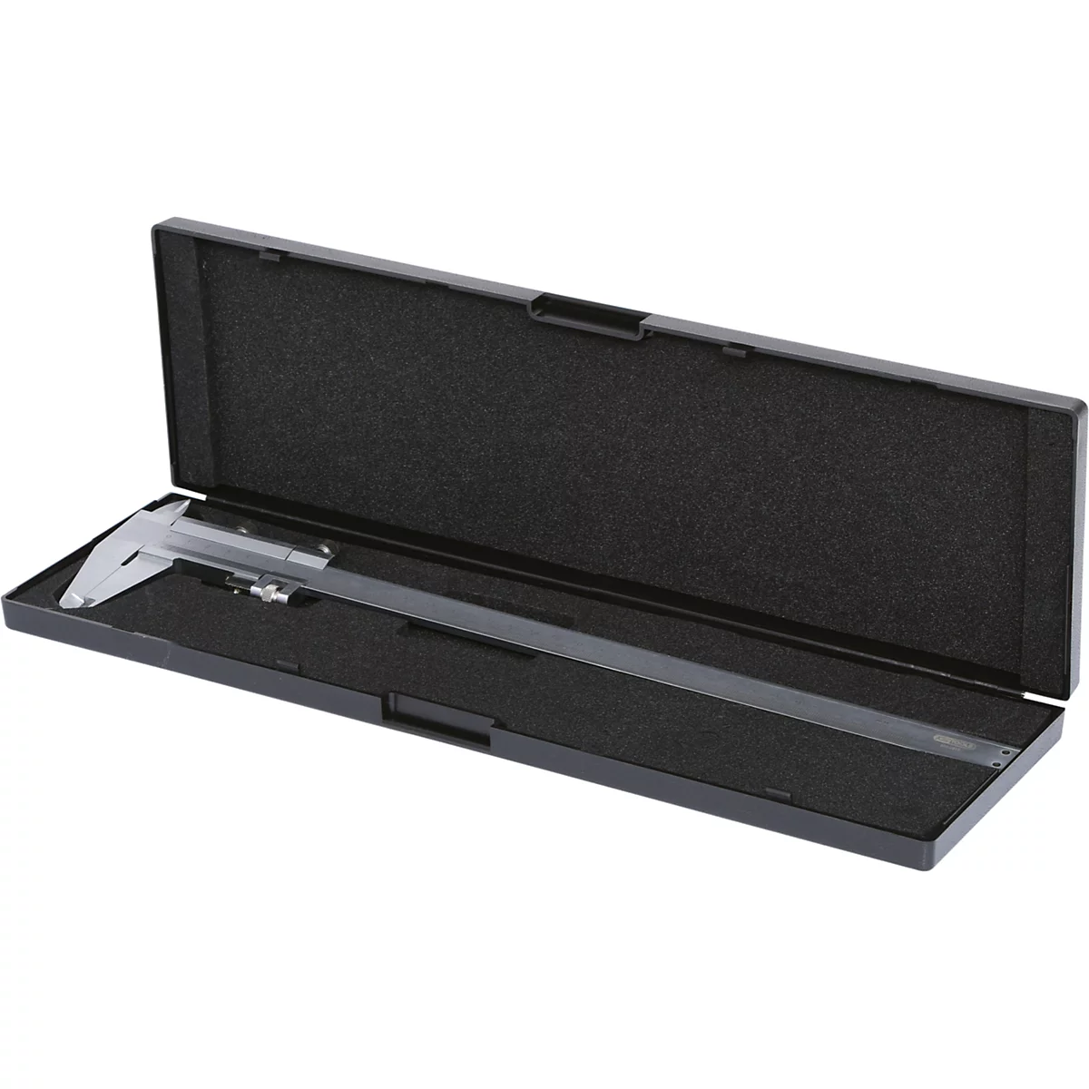 Ein silberner Messschieber liegt in einer geöffneten, schwarzen Box mit Schaumstoffauskleidung.